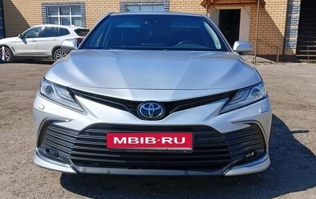Toyota Camry, 2021 год, 3 150 000 рублей, 2 фотография