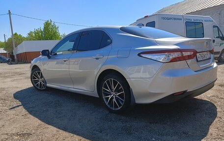 Toyota Camry, 2021 год, 3 150 000 рублей, 5 фотография
