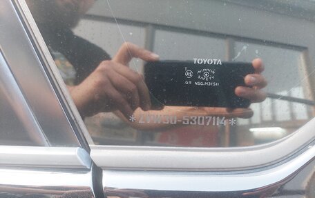 Toyota Prius, 2011 год, 980 000 рублей, 25 фотография