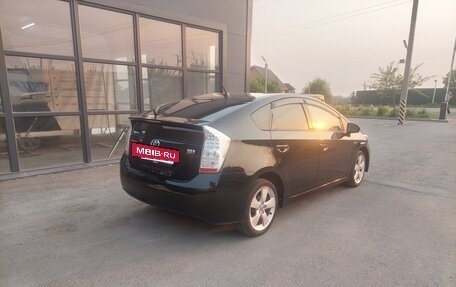 Toyota Prius, 2011 год, 980 000 рублей, 2 фотография