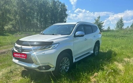 Mitsubishi Pajero Sport III рестайлинг, 2018 год, 3 340 000 рублей, 3 фотография