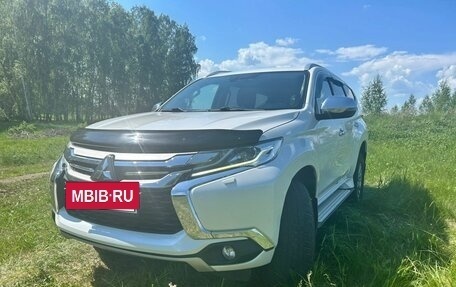 Mitsubishi Pajero Sport III рестайлинг, 2018 год, 3 340 000 рублей, 2 фотография