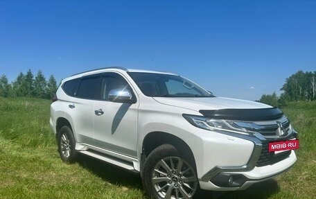 Mitsubishi Pajero Sport III рестайлинг, 2018 год, 3 340 000 рублей, 10 фотография
