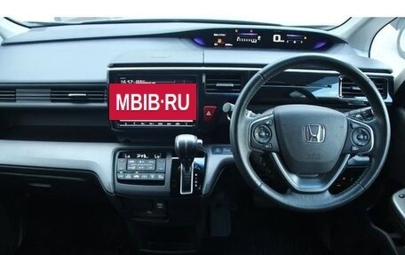Honda Stepwgn IV, 2021 год, 1 843 000 рублей, 10 фотография