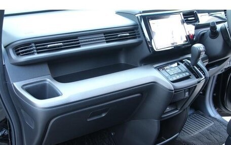 Honda Stepwgn IV, 2021 год, 1 843 000 рублей, 22 фотография