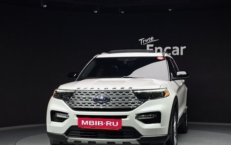 Ford Explorer VI, 2022 год, 2 900 000 рублей, 2 фотография