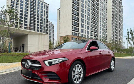 Mercedes-Benz A-Класс, 2020 год, 1 700 000 рублей, 1 фотография