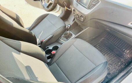 Hyundai Solaris II рестайлинг, 2017 год, 599 000 рублей, 21 фотография