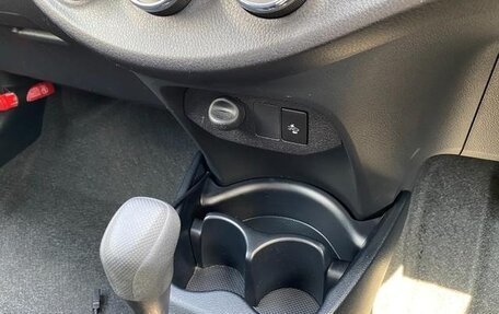 Toyota Vitz, 2020 год, 743 000 рублей, 22 фотография
