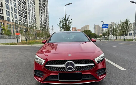 Mercedes-Benz A-Класс, 2020 год, 1 700 000 рублей, 2 фотография