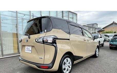 Toyota Sienta II, 2021 год, 1 093 000 рублей, 1 фотография