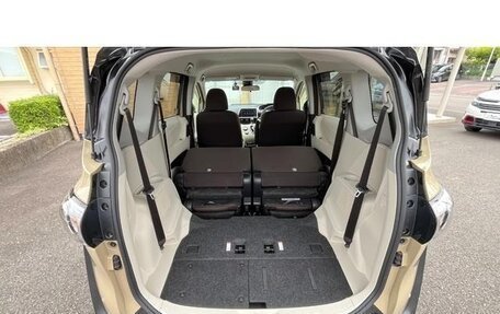 Toyota Sienta II, 2021 год, 1 093 000 рублей, 11 фотография