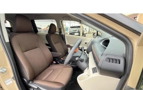 Toyota Sienta II, 2021 год, 1 093 000 рублей, 13 фотография