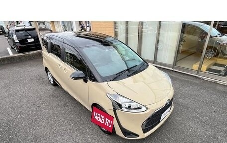 Toyota Sienta II, 2021 год, 1 093 000 рублей, 21 фотография