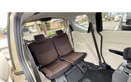 Toyota Sienta II, 2021 год, 1 093 000 рублей, 25 фотография