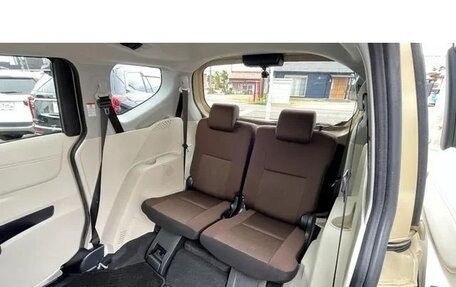 Toyota Sienta II, 2021 год, 1 093 000 рублей, 26 фотография
