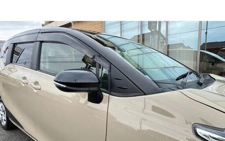 Toyota Sienta II, 2021 год, 1 093 000 рублей, 32 фотография