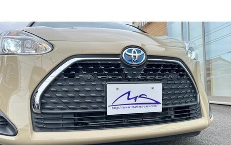 Toyota Sienta II, 2021 год, 1 093 000 рублей, 30 фотография