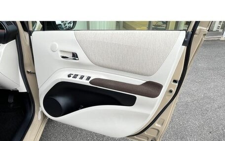 Toyota Sienta II, 2021 год, 1 093 000 рублей, 35 фотография