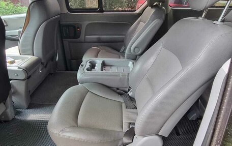 Hyundai Grand Starex Grand Starex I рестайлинг 2, 2010 год, 1 550 000 рублей, 4 фотография