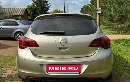 Opel Astra J, 2010 год, 670 000 рублей, 4 фотография