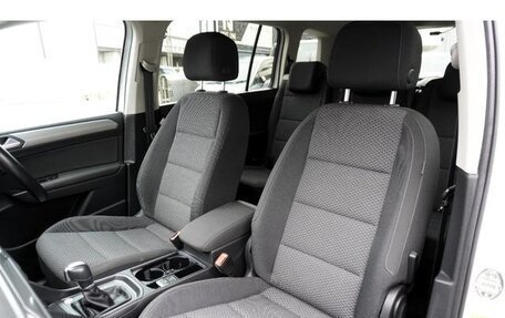 Volkswagen Touran III, 2018 год, 1 120 000 рублей, 9 фотография