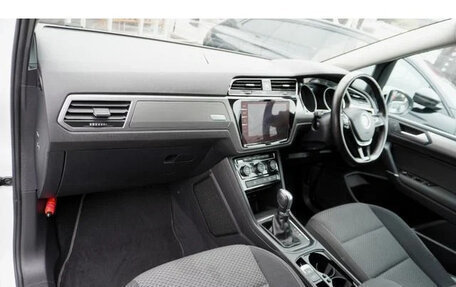 Volkswagen Touran III, 2018 год, 1 120 000 рублей, 8 фотография
