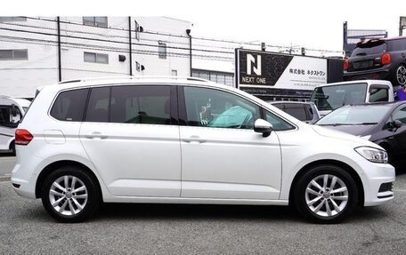 Volkswagen Touran III, 2018 год, 1 120 000 рублей, 4 фотография
