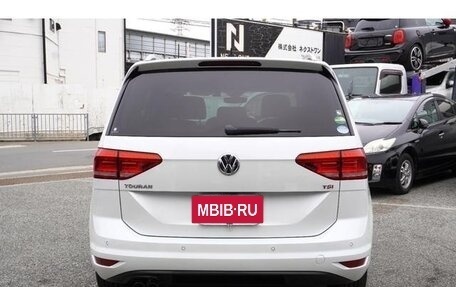 Volkswagen Touran III, 2018 год, 1 120 000 рублей, 3 фотография