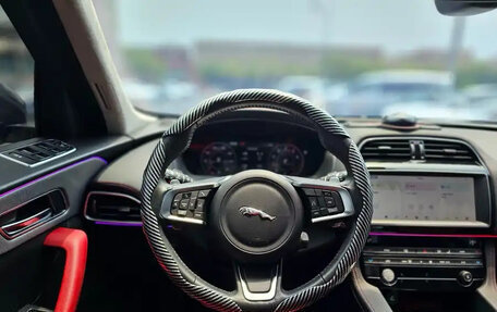 Jaguar F-Pace, 2021 год, 2 840 000 рублей, 9 фотография