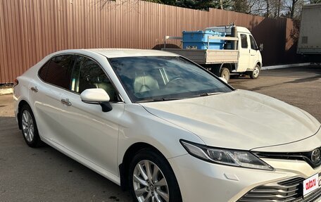 Toyota Camry, 2018 год, 2 530 000 рублей, 2 фотография