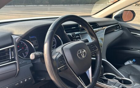Toyota Camry, 2018 год, 2 530 000 рублей, 15 фотография