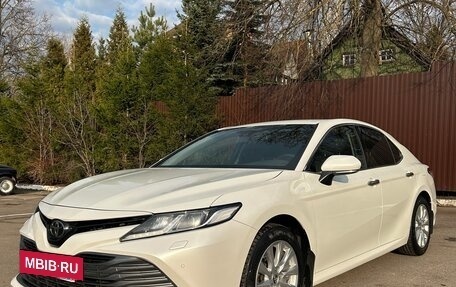 Toyota Camry, 2018 год, 2 530 000 рублей, 3 фотография