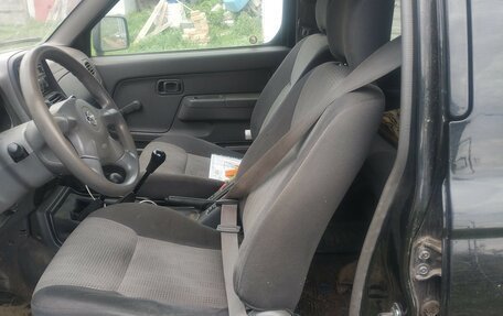 Nissan NP300, 2014 год, 1 040 000 рублей, 4 фотография