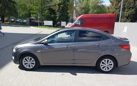 Hyundai Solaris II рестайлинг, 2016 год, 1 000 000 рублей, 4 фотография