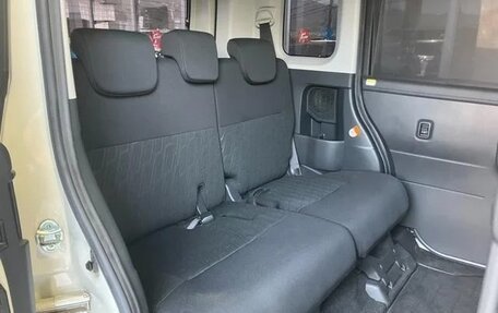 Toyota Roomy I, 2022 год, 843 000 рублей, 31 фотография