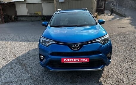 Toyota RAV4, 2015 год, 2 400 000 рублей, 4 фотография
