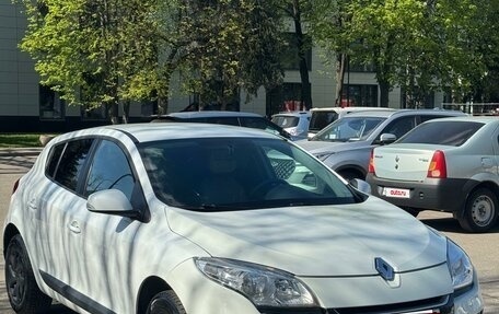 Renault Megane III, 2014 год, 555 000 рублей, 2 фотография