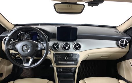 Mercedes-Benz GLA, 2018 год, 1 599 000 рублей, 12 фотография