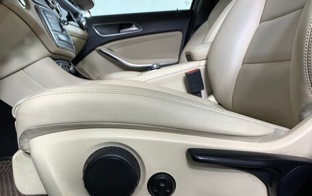 Mercedes-Benz GLA, 2018 год, 1 599 000 рублей, 16 фотография