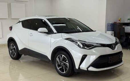 Toyota C-HR I рестайлинг, 2022 год, 2 095 000 рублей, 1 фотография