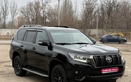 Toyota Land Cruiser Prado 150 рестайлинг 2, 2020 год, 5 800 000 рублей, 1 фотография
