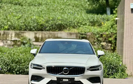 Volvo S60 III, 2020 год, 2 000 000 рублей, 1 фотография