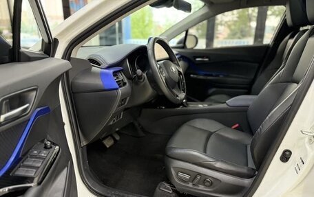 Toyota C-HR I рестайлинг, 2022 год, 2 095 000 рублей, 7 фотография