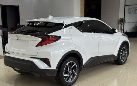 Toyota C-HR I рестайлинг, 2022 год, 2 095 000 рублей, 6 фотография
