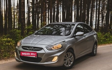 Hyundai Solaris II рестайлинг, 2011 год, 890 000 рублей, 3 фотография
