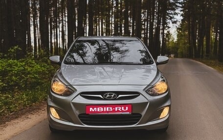 Hyundai Solaris II рестайлинг, 2011 год, 890 000 рублей, 2 фотография