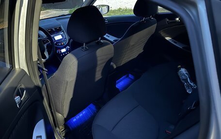 Hyundai Solaris II рестайлинг, 2011 год, 890 000 рублей, 13 фотография