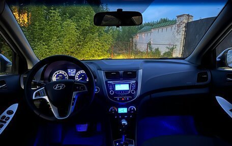 Hyundai Solaris II рестайлинг, 2011 год, 890 000 рублей, 17 фотография