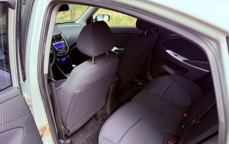 Hyundai Solaris II рестайлинг, 2011 год, 890 000 рублей, 12 фотография